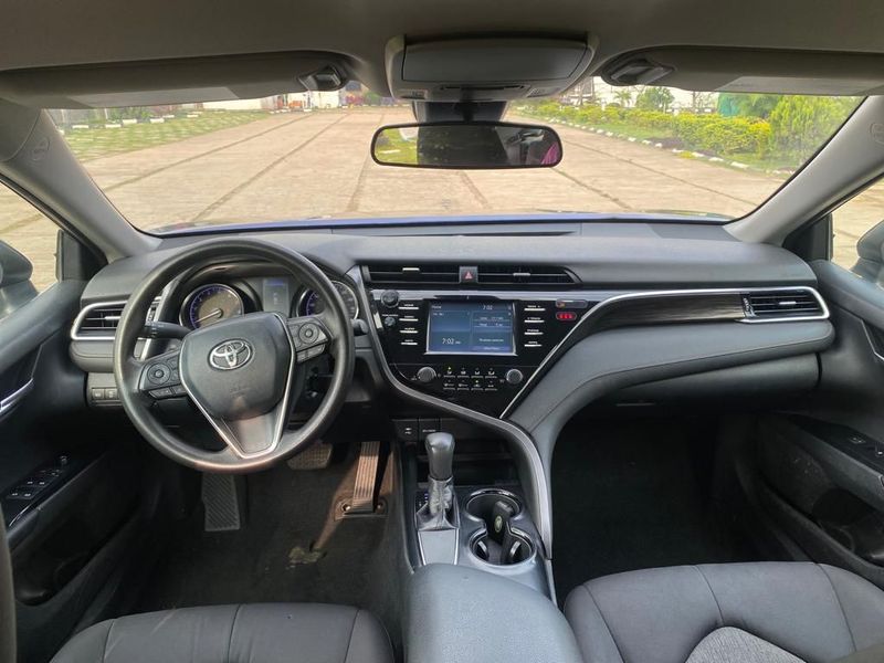 Thumbnail 6 of 2018 Toyota Camry LE